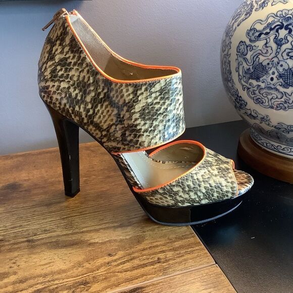 BCBGeneration Faux Snakeskin Heels 👠‎ - Picture 1 of 8